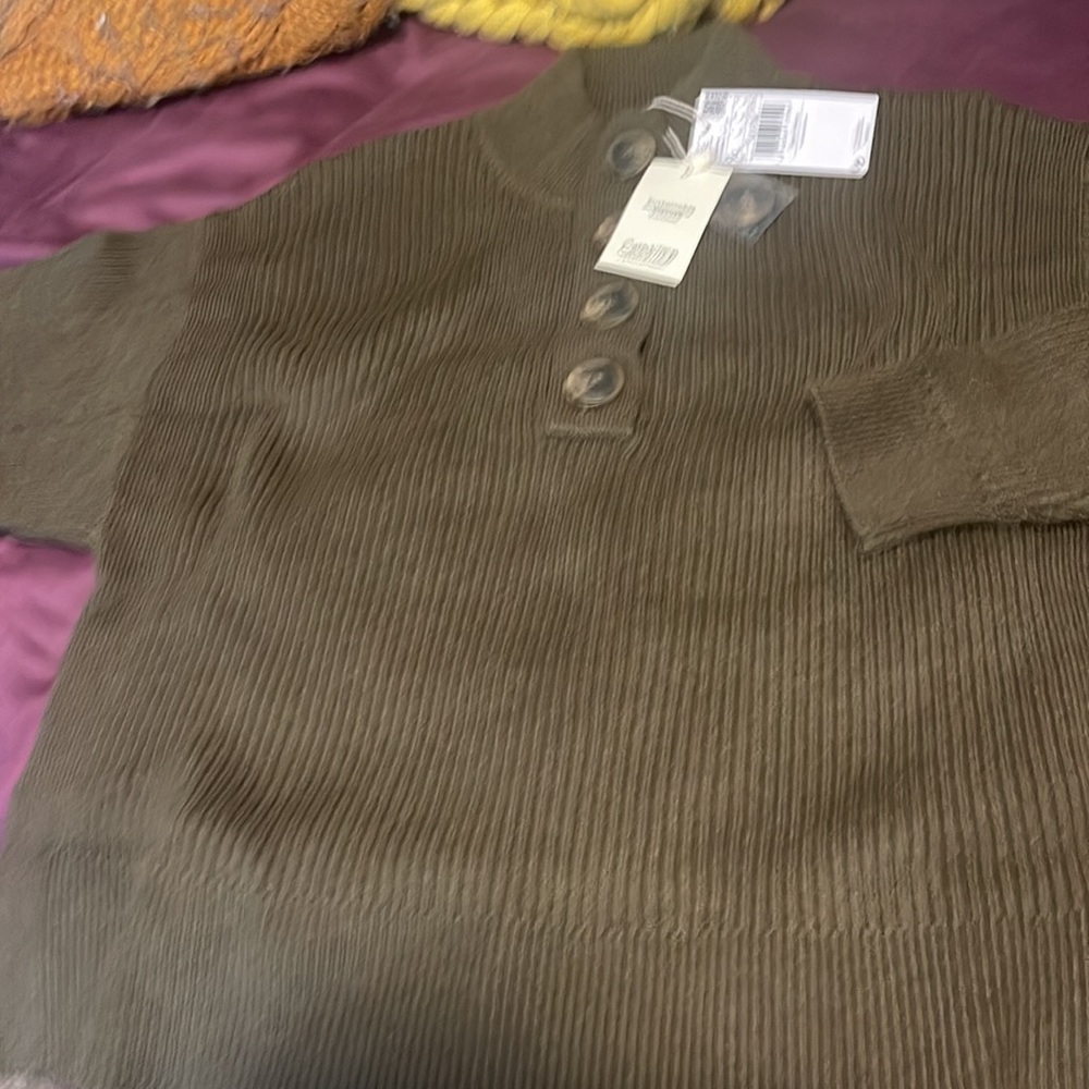 Sweater - Picture 3 of 4